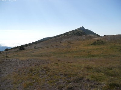 Spettacolare il paesaggio di CollaRossa: sullo sfondo il vicino Missun