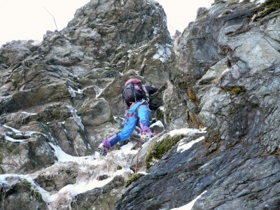 Andrea sul piccolo strapiombo del tiro d'attacco