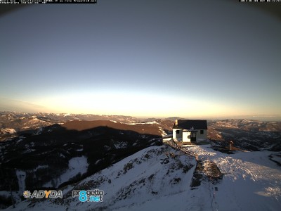 poca neve, in alcuni punti nulla, più di 4°C alle 8:00 di mattina...