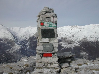 Cippo MR Monte Armetta gennaio 2003.jpg