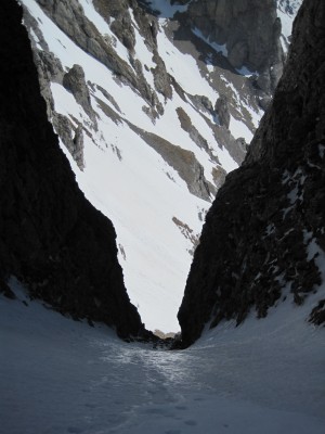 il canalino finale con neve marmorea