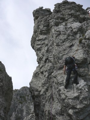 Il cosiddetto &quot;passaggino&quot; all'inizio del traversino del Magnaghi Centrale (passetto di IV+)