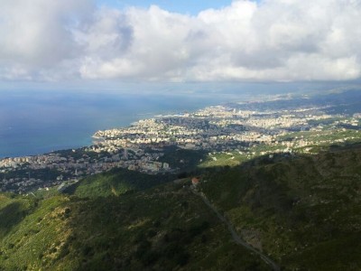 Vista sulla città dalla cresta che porta al fasce