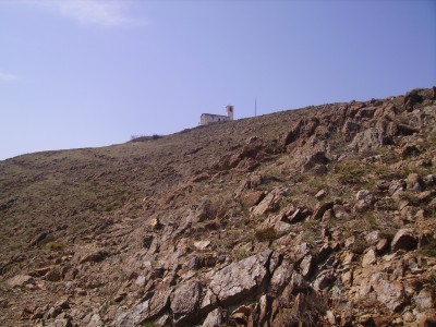 spunta la chiesa sulla cima