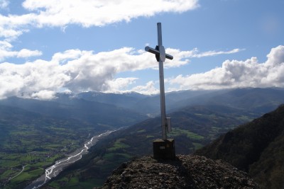 21 - Croce Alpini con Borbera sullo sfondo primo piano.JPG