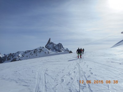 Il gruppo in avvicinamento nella Combe Maudit