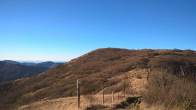 Sempre la cima dall' uguale giallo, direzione passo dell'Incisa