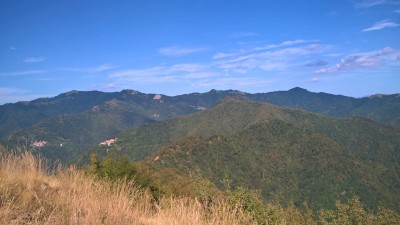 Dalla cima verso l'Antola, Cramado, Duso e Prelà e l'alta Val brevenna