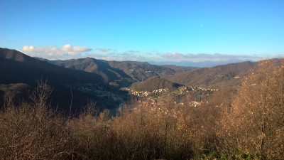 Vedute su Montoggio salendo verso Monte Moro