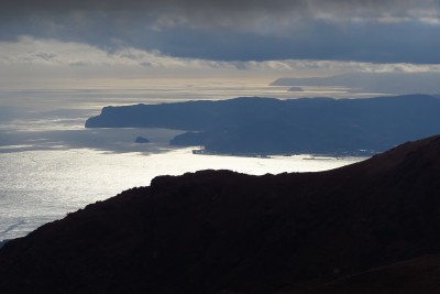 113 - Capo Noli e Mele alternati con Bergeggi e Gallinara da Bric Damè più da vicino.jpg