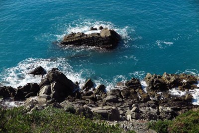 020 - Scoglio Castagnola scendendo a Punta Castagna pi) da vicino.JPG