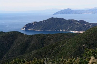 039 - 2 Mari tra Punta Manara e Monte Portofino dal Comunaglia.JPG