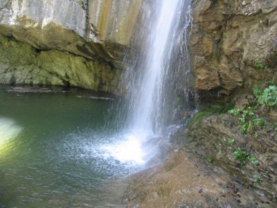 004 - Base Cascata Val Ferraia vista di lato.JPG