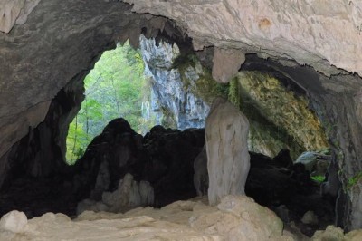 073 - Stalattite bacia stalagmite e uscita Arma Crosa.JPG