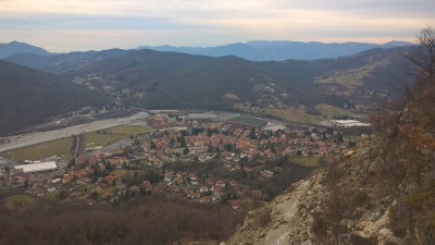 Casella vista dalla Rocca del Carmo.