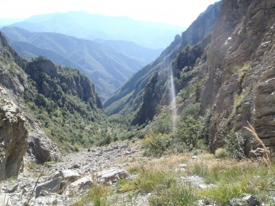 l'amata gola dell'incisa..qui avevo finito l'acqua da una vita gia', volevo sdraiarmi e aspettare che gli avvoltoi mi mangiassero