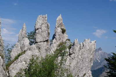 017 - 3 Guglie sulla Cresta el Vestito e Sagro piÃ¹ da lontano.JPG