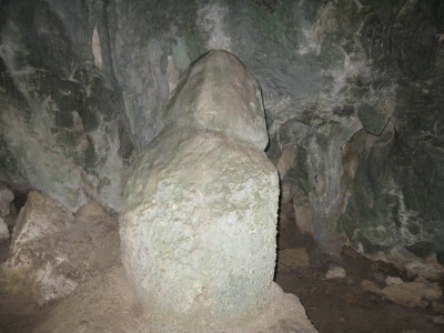 stalagmite con forma 'pisellesca' non creata dalla natura ma secondo Sound scolpita dall'uomo preistorico