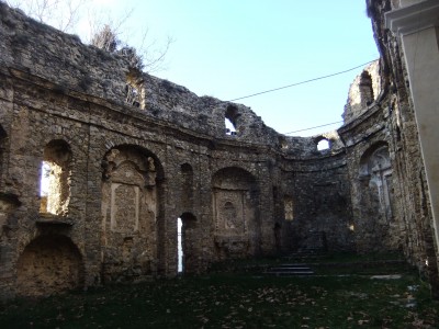 Chiesa scoperchiata dal sisma