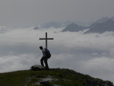 113 - Maury da Croce del Nebius con Marittime nella nebbia sullo sfondo piÃ¹ da lontano.JPG