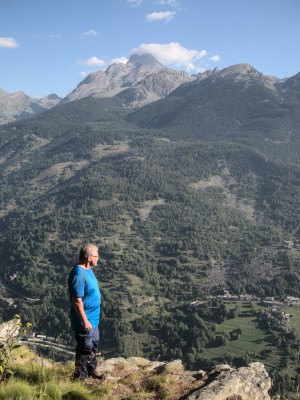 Punto panoramico quota 1800: Bosco dell'Alevè e Monviso