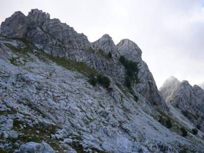 La Cresta Garnerone vista lungo la discesa in Val Serenaia