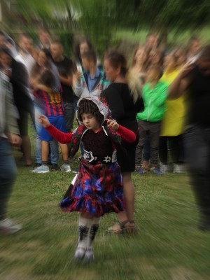 La bambina dalle scarpette magiche in trionfo, mentre Messi smaltisce l'umiliazione