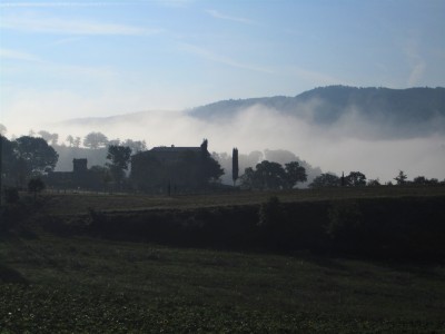 la nebbia inizia a diradarsi