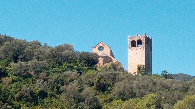 ah eccola li la chiesa di san giacomo e filippo