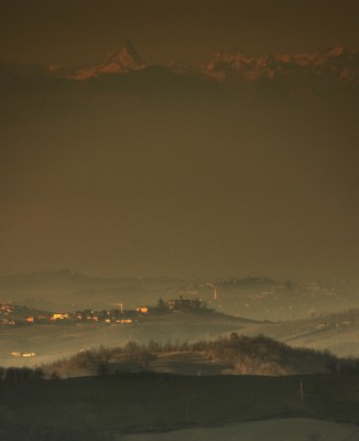 Finsteraarhorn dalla Pietra Parcellara red.jpg