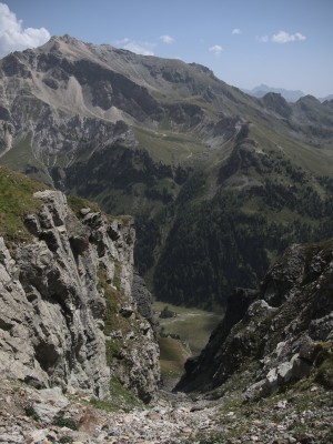 Il primo canalone orrido nel traverso e Rocca Bianca