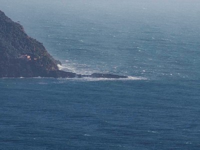 Punta Chiappa con il mare piuttosto *arrabbiato*