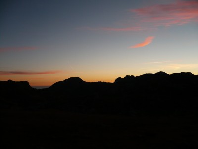 Alba sulle Alpi Liguri, salendo al Colle del Pas