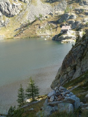 Lago Verde e rifugio di Valmasque.JPG