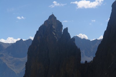 089 - Rocca Provenzale con torrioni a fianco molto piÃ¹ da vicino.jpg