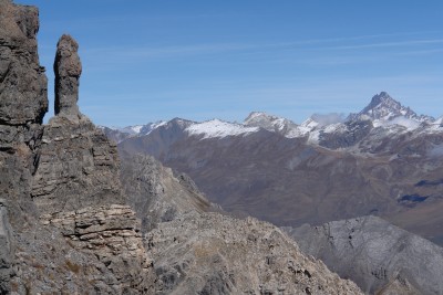 103 - Guglia e Monviso scendendo dallo Scaletta.JPG