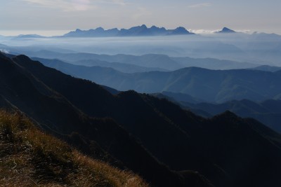 049 - Alpi Apuane col Sagro salendo al Bragalata.JPG