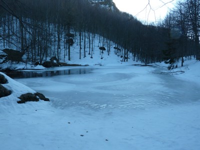 32 - Laghetto Penna dalla sponda nord.JPG