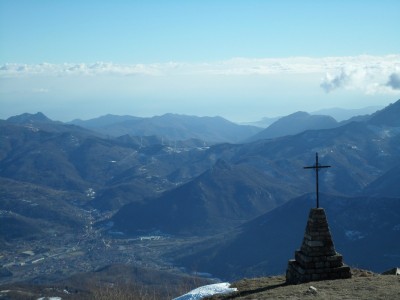 l'altra croce con panorama verso il mare