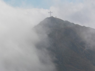 22 - Vetta Pizzo d'Evigno nella nebbia.JPG