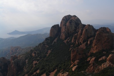 150 - Saint-Pilon e Cap Dramont salendo al Cap Roux ancora piÃ¹ da lontano.JPG