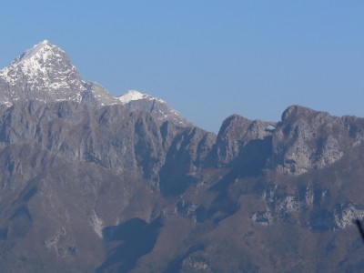 27 - Pania Secca e Forato da cresta Lieto con piÃ¹ cielo sopra.JPG