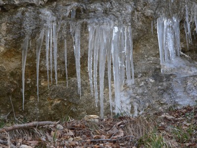 51 - Stalattiti di ghiaccio presso Foce Sant'Anna.JPG