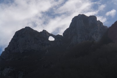 12 - Monte Forato andando a Collemezzana piÃ¹ da vicino.JPG