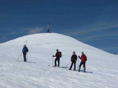 Scendendo subito sotto la cima