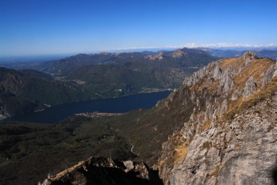 06 - Lago di Como e versante ovest Grignetta da Direttissima.jpg