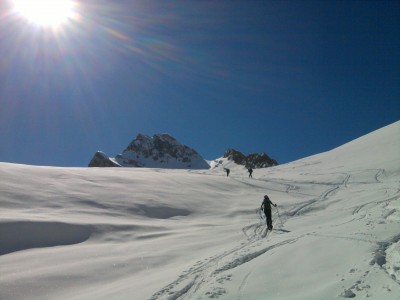 Sullo sfondo Cima e Colle Ovest