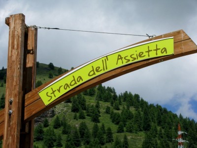 Cartello della fine del Tour a Sestriere