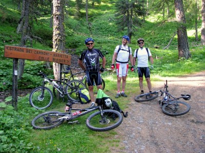 Nel Gran Bosco, bivio per salire al Col Blegier