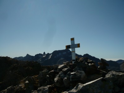 Arrivo sulla cima nord-ovest: su quella sud-est c'è già qualcuno ...